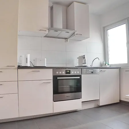 Modernes, Zentrales In Troisdorf, Region Koeln Bonn, 3 Etage, Maximal Fuer 4 Personen, Parkplatz & Netflix Inklusive Troisdorf
