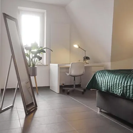 Modernes, Zentrales In Troisdorf, Region Koeln Bonn, 3 Etage, Maximal Fuer 4 Personen, Parkplatz & Netflix Inklusive Apartment *