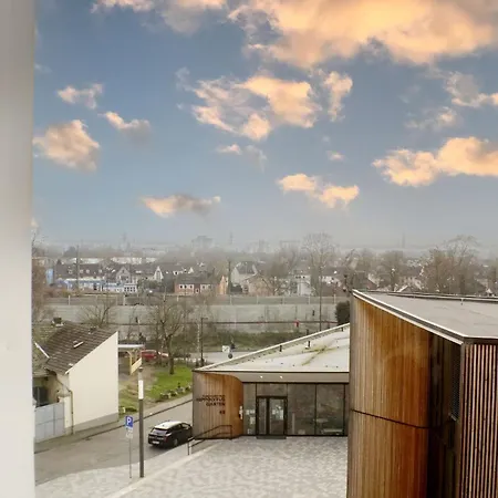 Modernes, Zentrales In Troisdorf, Region Koeln Bonn, 3 Etage, Maximal Fuer 4 Personen, Parkplatz & Netflix Inklusive Apartment