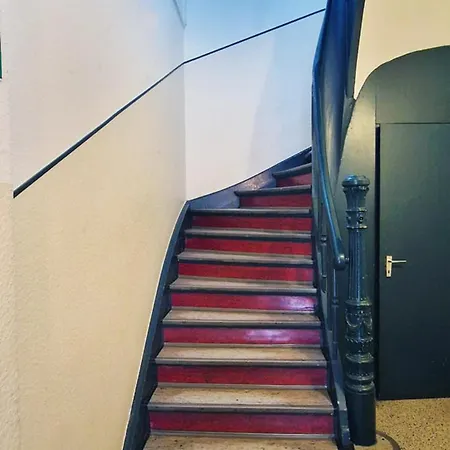 Apartment Modernes, Zentrales In Troisdorf, Region Koeln Bonn, 3 Etage, Maximal Fuer 4 Personen, Parkplatz & Netflix Inklusive