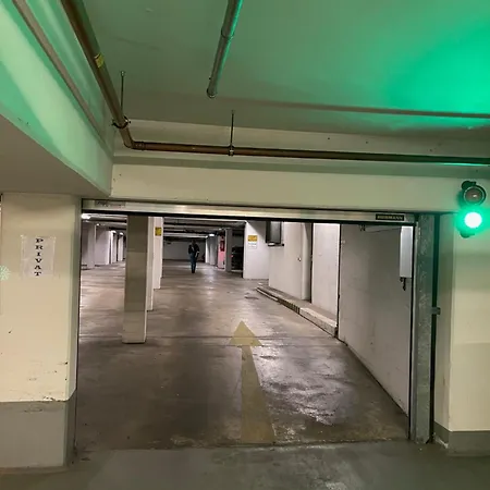 Modernes, Zentrales In Troisdorf, Region Koeln Bonn, 3 Etage, Maximal Fuer 4 Personen, Parkplatz & Netflix Inklusive Apartment *