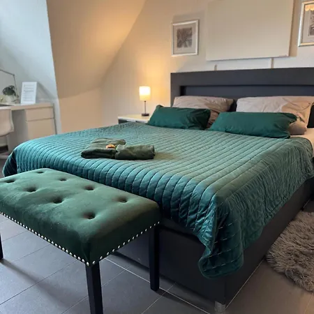 Modernes, Zentrales In Troisdorf, Region Koeln Bonn, 3 Etage, Maximal Fuer 4 Personen, Parkplatz & Netflix Inklusive Apartment
