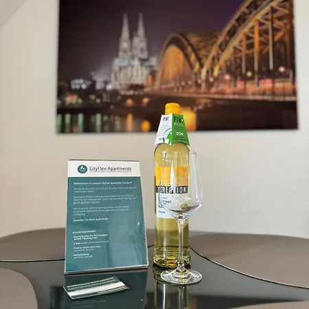 Apartment Modernes, Zentrales In Troisdorf, Region Koeln Bonn, 3 Etage, Maximal Fuer 4 Personen, Parkplatz & Netflix Inklusive *