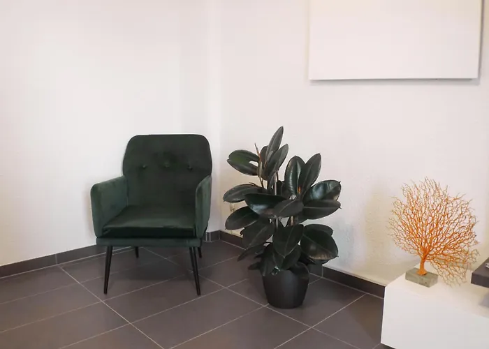 Modernes, Zentrales In Troisdorf, Region Koeln Bonn, 3 Etage, Maximal Fuer 4 Personen, Parkplatz & Netflix Inklusive