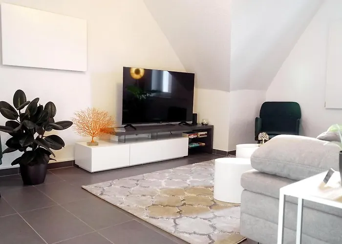 Modernes, Zentrales In Troisdorf, Region Koeln Bonn, 3 Etage, Maximal Fuer 4 Personen, Parkplatz & Netflix Inklusive Διαμέρισμα *