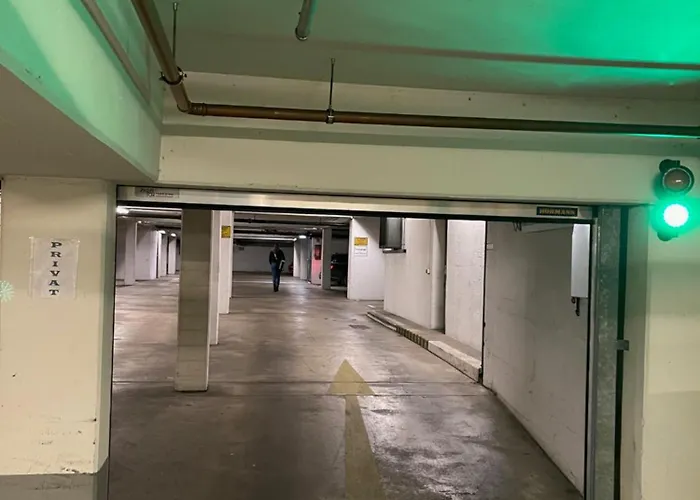 Modernes, Zentrales In Troisdorf, Region Koeln Bonn, 3 Etage, Maximal Fuer 4 Personen, Parkplatz & Netflix Inklusive Διαμέρισμα *